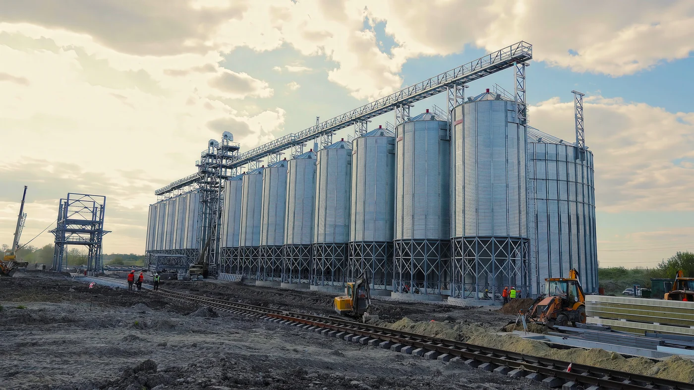 Industrial storage silos
